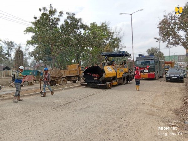 jaga kemantapan pascabencana aceh tamiang kementerian pu mulai perbaikan lubang jalan dan pembersihan sedimen drainase ruas banda aceh batas sumut whatsapp image 2026 01 23 at 14.32.01
